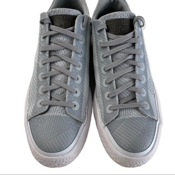 Converse Women’s Shoes Size 8.5 - Picture 3 of 9